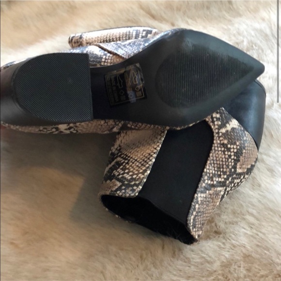 Snake print booties - Picture 5 of 8